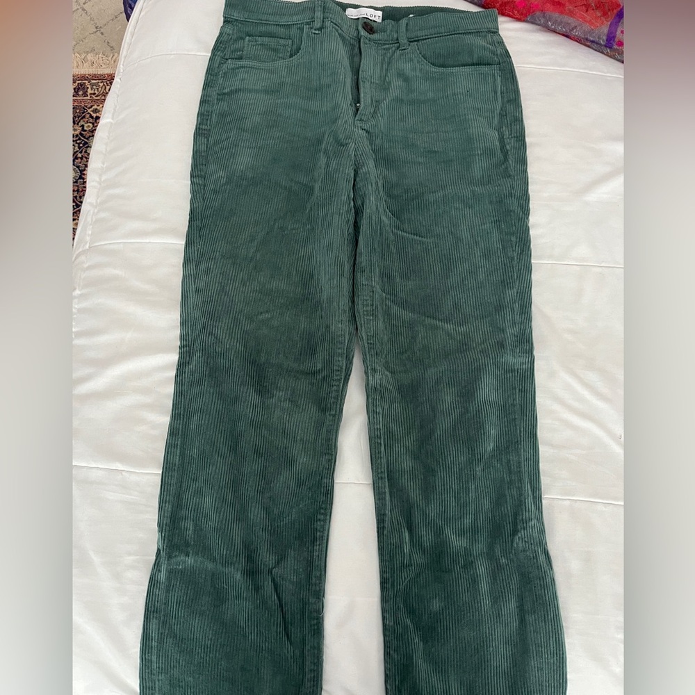 Size 29/8 women’s dark green Loft corduroy pants